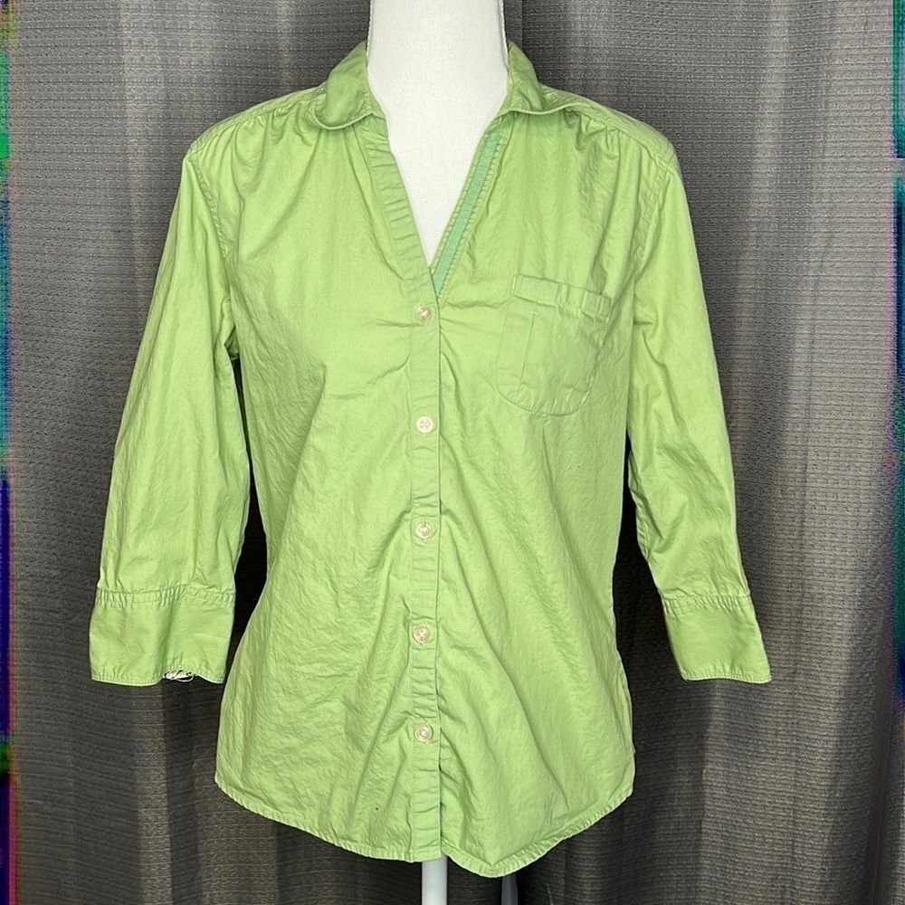 EDDIE BAUER MEDIUM GREEN BUTTON FRONT SHIRT
